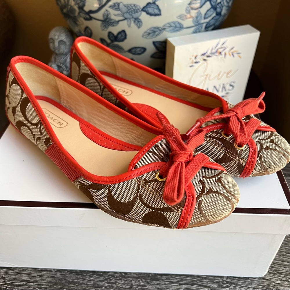 NIB! Coach Josie Signature Logo Lace-Up Flats Size 6.5